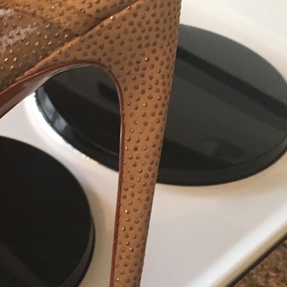 Heels - Picture 5 of 5